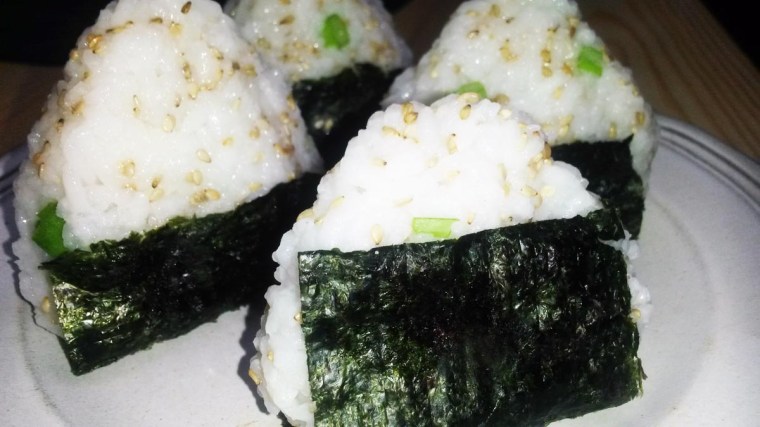 Onigiri_Sesam_Lauchzwiebel
